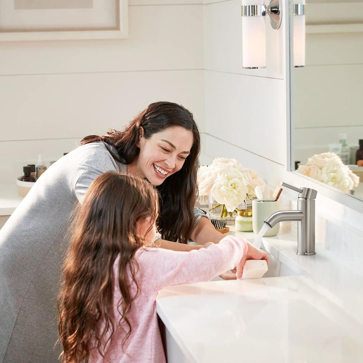 Brushed Nickel Modern Single Handle Sink Faucet